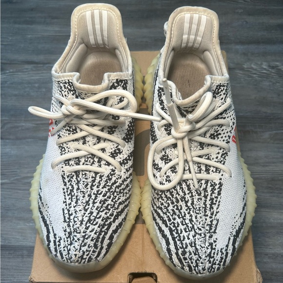 Yeezy Boost Zebra 350 v2 - Picture 1 of 7